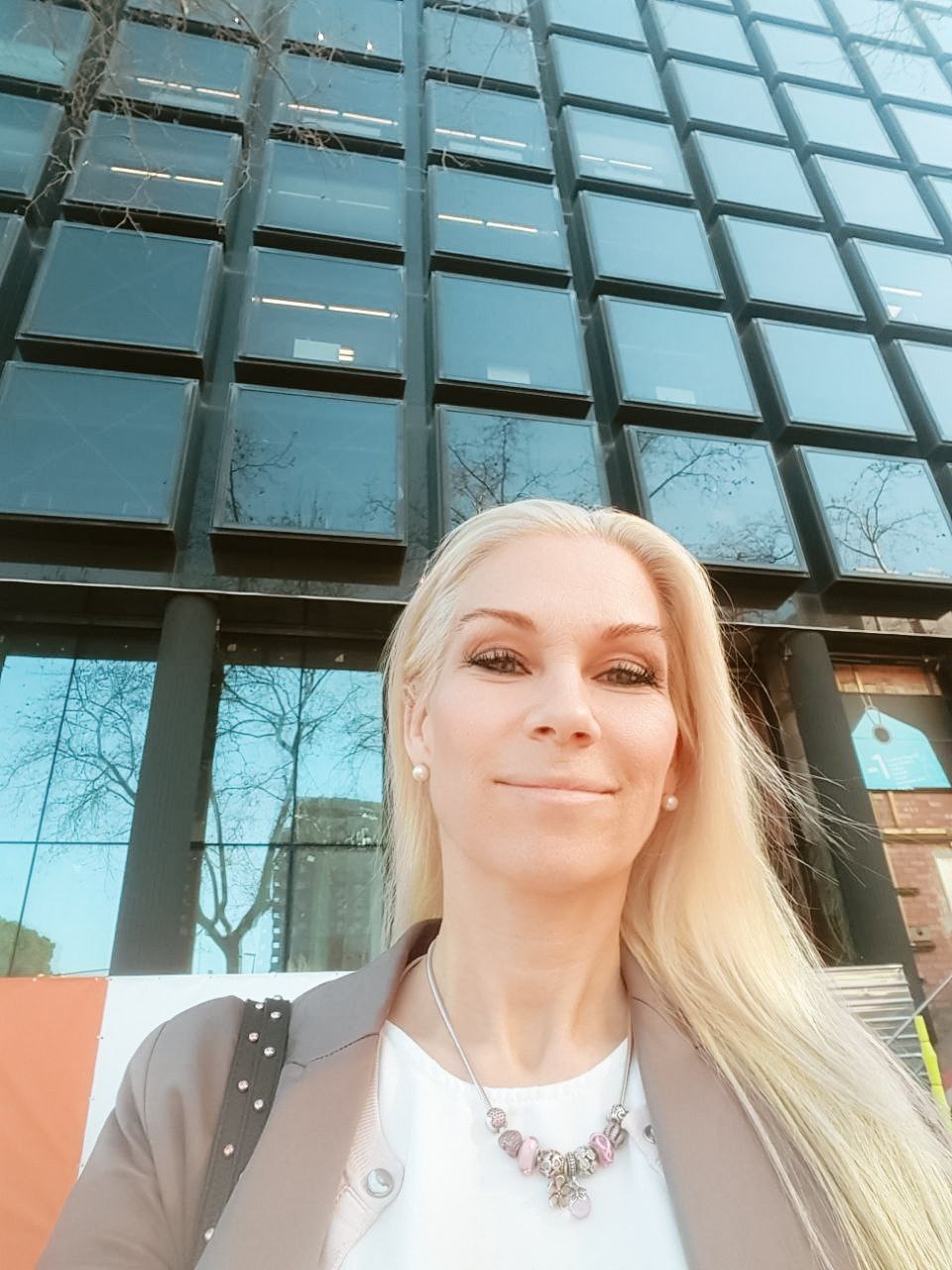 Week 9: Graduated from Ironhack on a Sunday and signed my first contract as a junior developer at Grant Thornton the following Thursday.